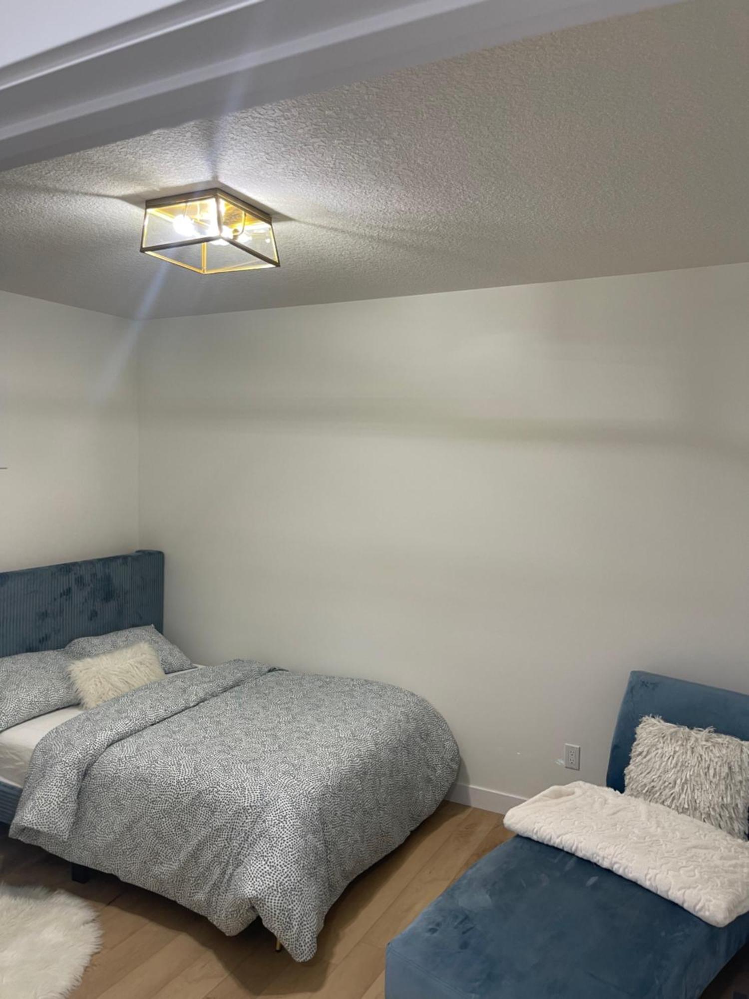 Stylish 2 Bedroom Suite In Sw Edmonton Close To Windermere And Edmonton International Airport المظهر الخارجي الصورة