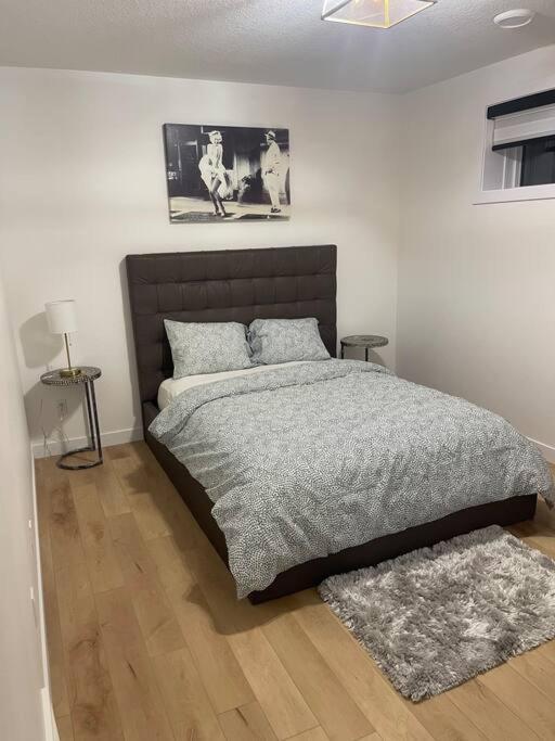 Stylish 2 Bedroom Suite In Sw Edmonton Close To Windermere And Edmonton International Airport المظهر الخارجي الصورة